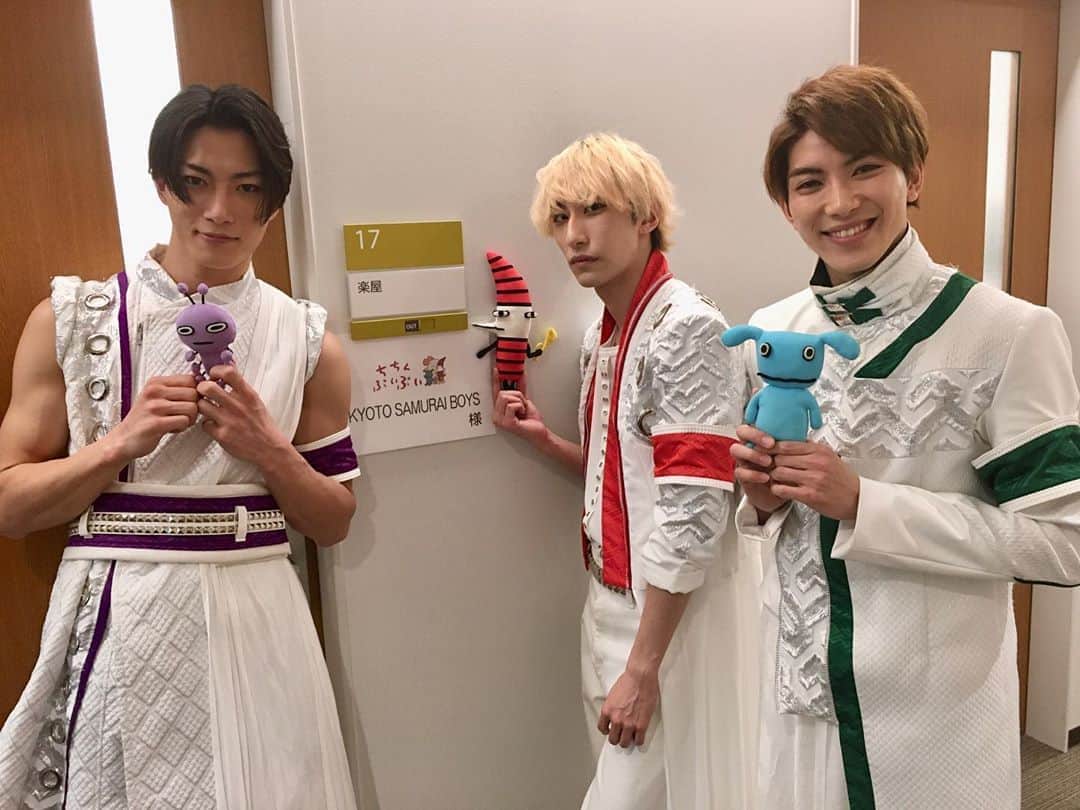 毎日放送「ちちんぷいぷい」さんのインスタグラム写真 - (毎日放送「ちちんぷいぷい」Instagram)「#キッチンぷいぷい のゲスト、「KYOTO SAMURAI BOYS」から #泰江和明 さん、#福澤侑 さん、#里中将道 さんにお越し頂きました～✨✨ 3月4日に、アルバム「壱」が発売されました‼️ 詳しくは↓↓↓ samuraiboys-project.com」3月17日 14時45分 - puipui_mbs