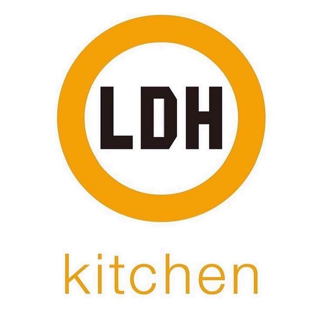 LDH kitchenさんのインスタグラム写真 - (LDH kitchenInstagram)「. 【営業時間のお知らせ】 . 平素はLDHkitchen各店舗をご愛顧頂き誠にありがとうございます。 . 新型コロナウイルス感染症対策本部にて政府に要請された方針に従い、LDHkitchen各店舗の営業に関して営業時間を短縮しておりましたが、下記の店舗を3月20日(金)より下記の営業時間にて営業をさせて頂きます。 営業中は店内消毒及び従業員体調管理を徹底して営業致します。 . 今後も、政府および関係機関等の方針に従い、対応を検討してまいります。 . 【 営業時間】 3月20日(金) 〜 . 居酒屋三盃 月曜〜土曜 17:30〜27:30 (LO26:30) 日曜・祝日 17:30〜24:00 (LO23:30) . LDH kitchen IZAKAYA AOBADAI  平日：ランチ ‪11:30〜15:00‬ / ディナー ‪17:00‬〜24:00  土曜日：ランチ ‪11:30〜15:00‬ / ディナー ‪15:00‬〜24:00  日・祝：ランチ ‪11:30〜15:00‬ / ディナー ‪15:00〜23:30‬ . AMAZING COFFEE TOKYO NAKAMEGURO 10:00〜20:00  LDH kitchen」3月17日 15時05分 - ldhkitchen_official