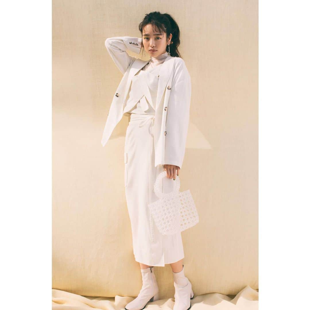 WEGOさんのインスタグラム写真 - (WEGOInstagram)「ㅤㅤㅤㅤㅤㅤㅤㅤㅤㅤㅤㅤㅤ ✔︎linen blend jacket ¥4,999+tax ✔︎linen blend bustier ¥1,999+tax ✔︎linen blend skirt ¥2,999+tax ㅤㅤㅤㅤㅤㅤㅤㅤㅤㅤㅤㅤㅤ @yokota_mayuu  ㅤㅤㅤㅤㅤㅤㅤㅤㅤㅤㅤㅤㅤ #WEGO #WEGOMagazine #spring #fashion #NATURALLINEN #リネン」3月17日 15時18分 - wego_official
