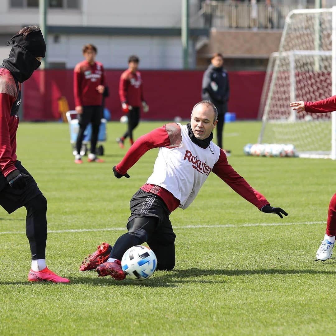 ヴィッセル神戸さんのインスタグラム写真 - (ヴィッセル神戸Instagram)「練習再開！🙌🏼 Back at work! 🙌🏼 .  #vissel #visselkobe #ヴィッセル #ヴィッセル神戸 #Kobe #神戸 #WeAreKobe #KobeForeverForward #一致団結 #JLeague #Jリーグ」3月17日 15時45分 - visselkobe