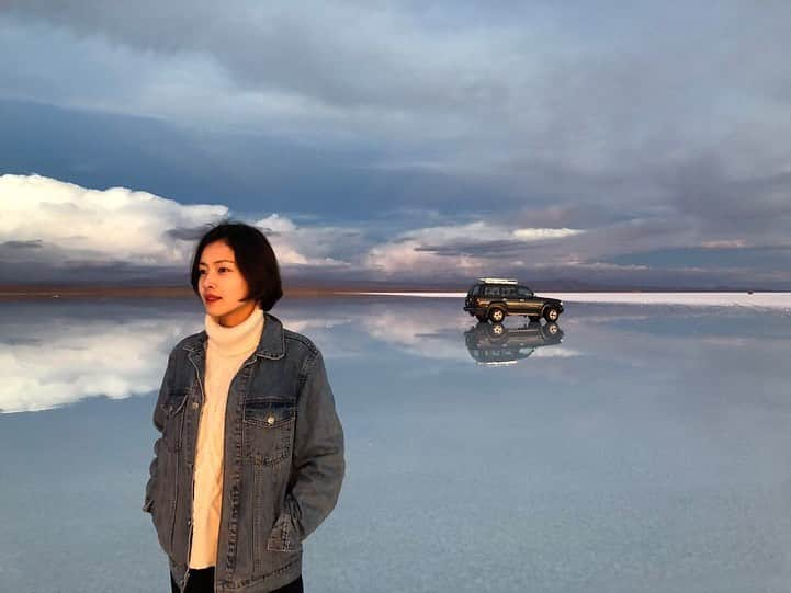 ク・チヨンのインスタグラム：「Around this time last year  #Uyuni #우유니 다시 갈수 있을까 #refletion #reflectmylife」