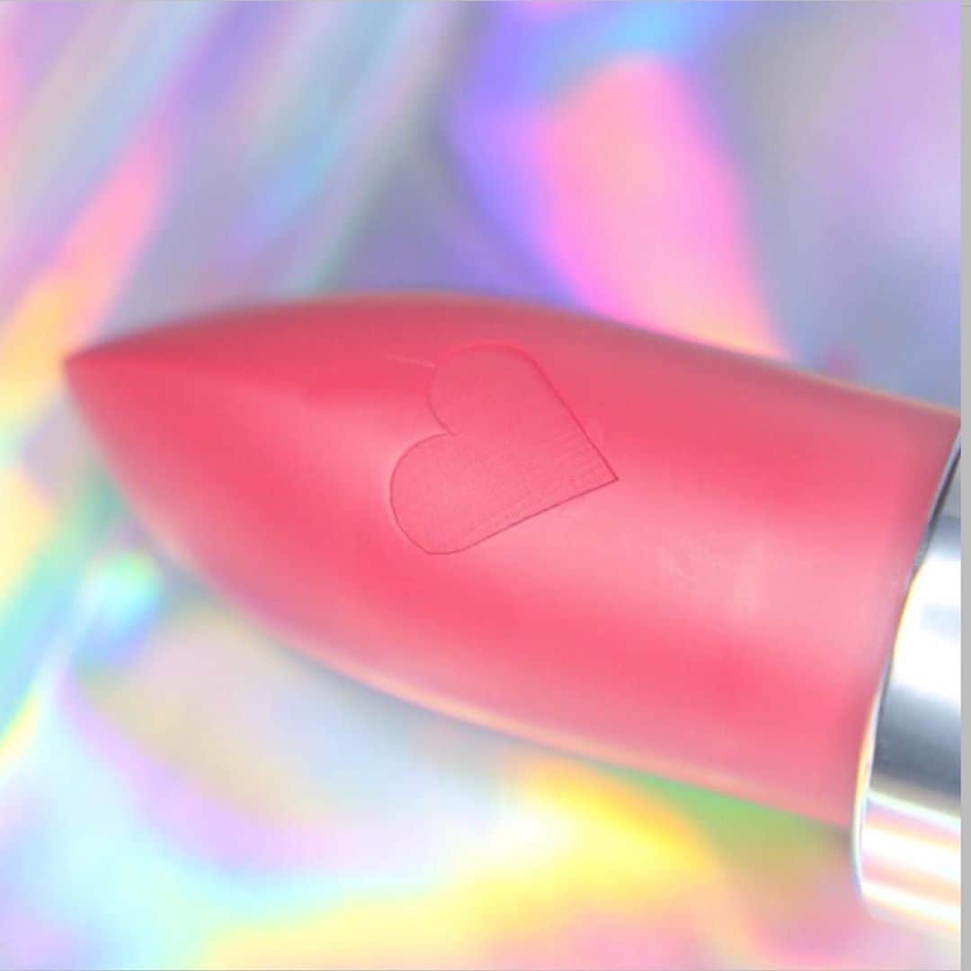 NYX Cosmeticsさんのインスタグラム写真 - (NYX CosmeticsInstagram)「Up close & personal 🔍✨ @19_jlee snaps a pic of our NEW #ShoutLoud Satin Lipstick in 'Desert Rose' 🌸💖 || #nyxcosmetics #nyxprofessionalmakeup #crueltyfreebeauty」3月18日 1時29分 - nyxcosmetics