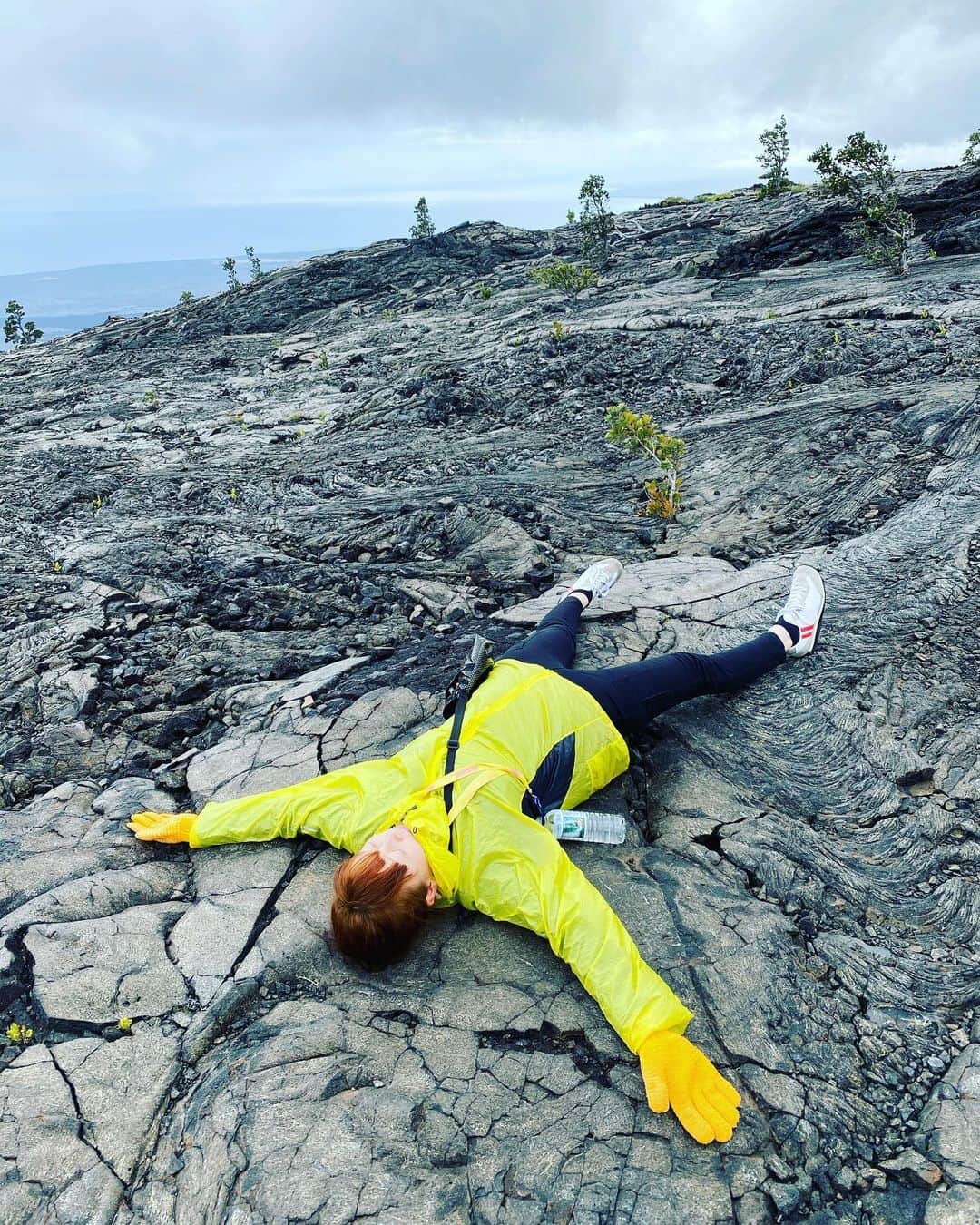 のインスタグラム：「キラウエア火山で溶岩浴  #キラウエア火山  #キラウエア火山国立公園 #溶岩浴  #引き寄せ #上機嫌 #いい気分 #今幸せでいよう #今を楽しむ」