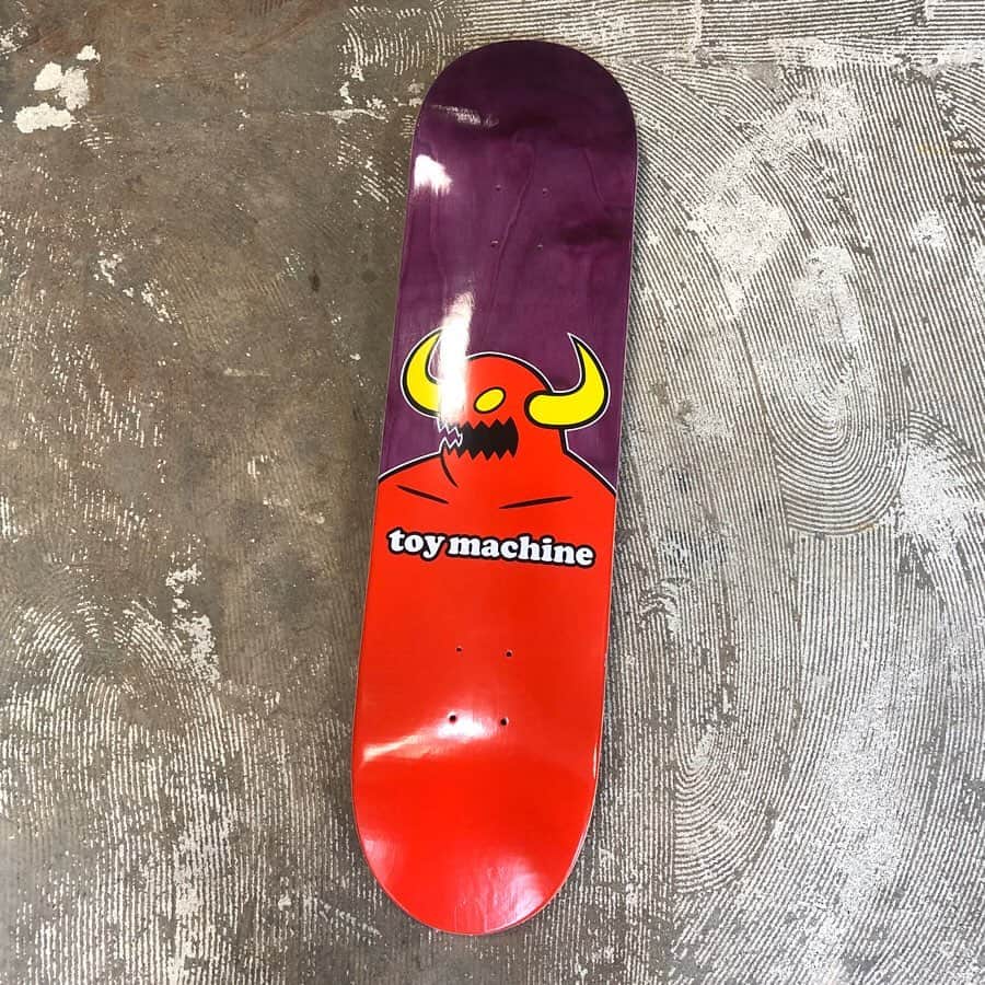 スケートボードのカリフォルニアストリートさんのインスタグラム写真 - (スケートボードのカリフォルニアストリートInstagram)「TOY MACHINE から新しいデッキが入荷❗️ 今回も Ed Templeton ワールド全開のグラフィックばかりです。エドテンファンの方はお早めに❣️ @toymachine #toymachine #skateboard #skateboarding #skater #カリフォルニアストリートスケーター #カリスト #スケートボード #スケボー # スケーター#californiastreet #calst」3月17日 17時58分 - california_street