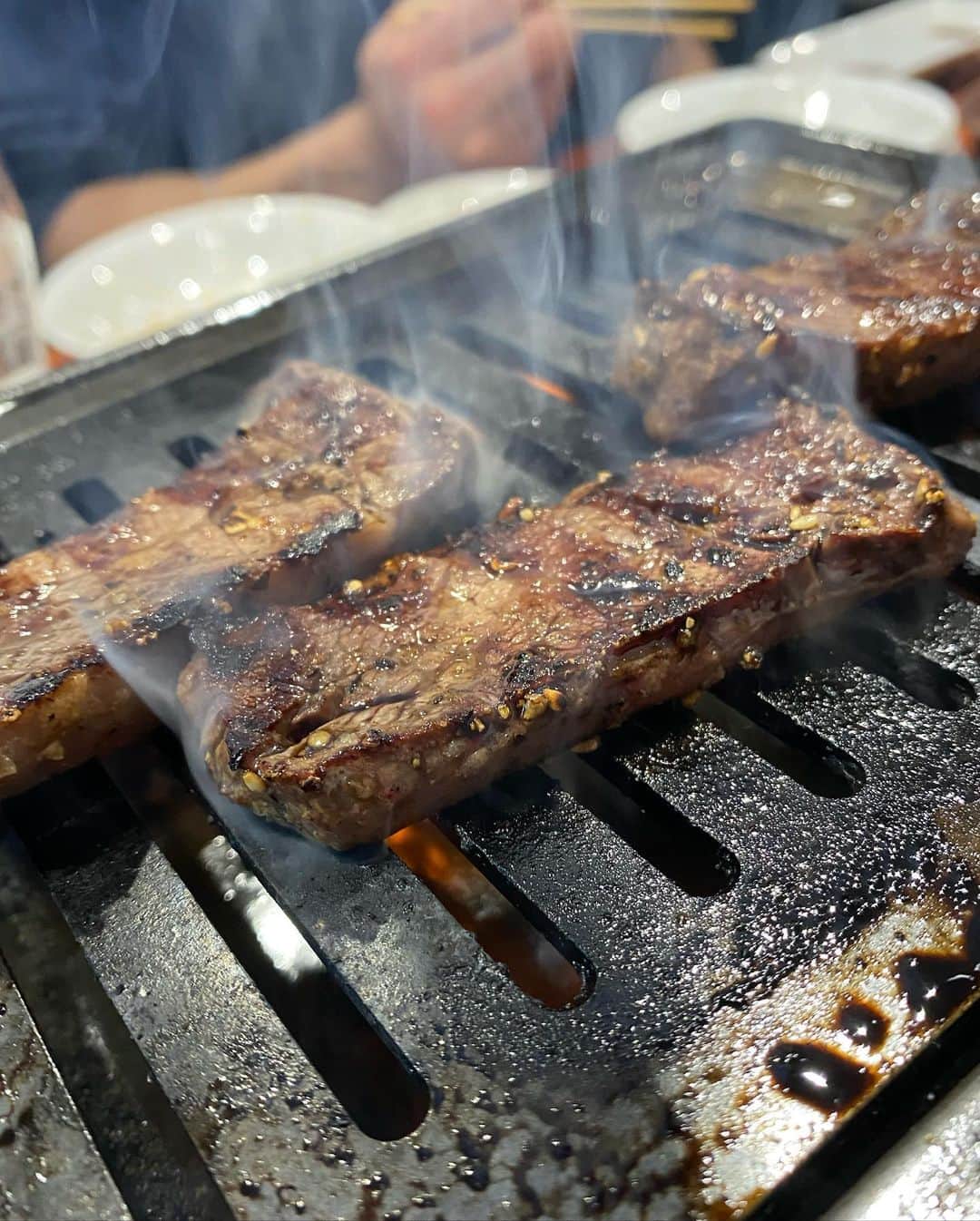 ニッチロー'さんのインスタグラム写真 - (ニッチロー'Instagram)「まだまだ寒いけど焼肉はいつでも熱い！  下北沢に新しく出来た【TORERO】さん  お洒落美味しい焼肉は今まで下北沢には無かった感じでいいです！  #torero #トレロ #焼肉 #下北沢 #日本一の焼肉の街生まれ  #焼肉大使 #ニッチロー' #ニックロー #ニッチ飯  #yakiniku  #shimokitazawa」3月17日 18時10分 - nicchiro5.1