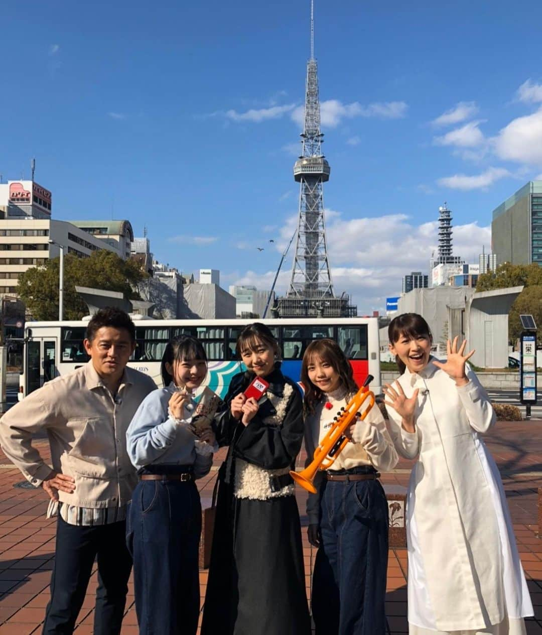 沙羅さんのインスタグラム写真 - (沙羅Instagram)「本日3月17日(火)24:25～東海テレビ『SKE48のバズらせます!!』に出演してます☺️地元のみなさん、ぜひ見てね〜🍤﻿ ﻿ #名古屋　の﻿ #みんなありがとう😊﻿ #フォロワー数 多い﻿ #インフルエンサー 探ししてきたよ #スピードワゴン﻿ #井戸田潤﻿ #SKE48﻿ #須田亜香里﻿ #仲村和泉﻿ #大谷悠妃﻿ #アイドルって可愛いなぁ😍 #アイドルってずっと見ちゃうなぁ😍 #アイドルの存在に感謝だなぁ😍 #沙羅﻿ #東海テレビ﻿ #SKE48は年齢制限ないんだって！﻿ #初👂﻿ #入ろうかしら💖﻿ #あまーーーーい‼️」3月17日 18時12分 - sarapika128