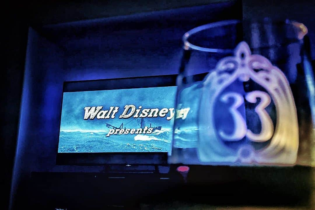 ルーカス・グラビールさんのインスタグラム写真 - (ルーカス・グラビールInstagram)「Watching all the @disneyplus during #quarantine. #starwarsanewhope, #swissfamilyrobinson,#whateverelse」3月17日 18時15分 - mrgrabeel