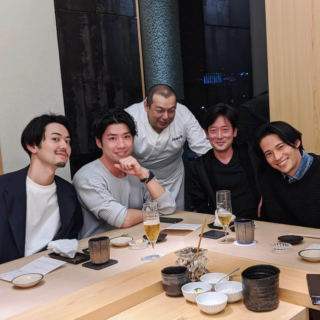 新野俊幸さんのインスタグラム写真 - (新野俊幸Instagram)「いつかのお寿司🍣 with バチェラーくぼさん @hirotakekubo  バチェラーの親友こうくん @haohaohaokun」3月17日 18時25分 - niinotoshiyuki