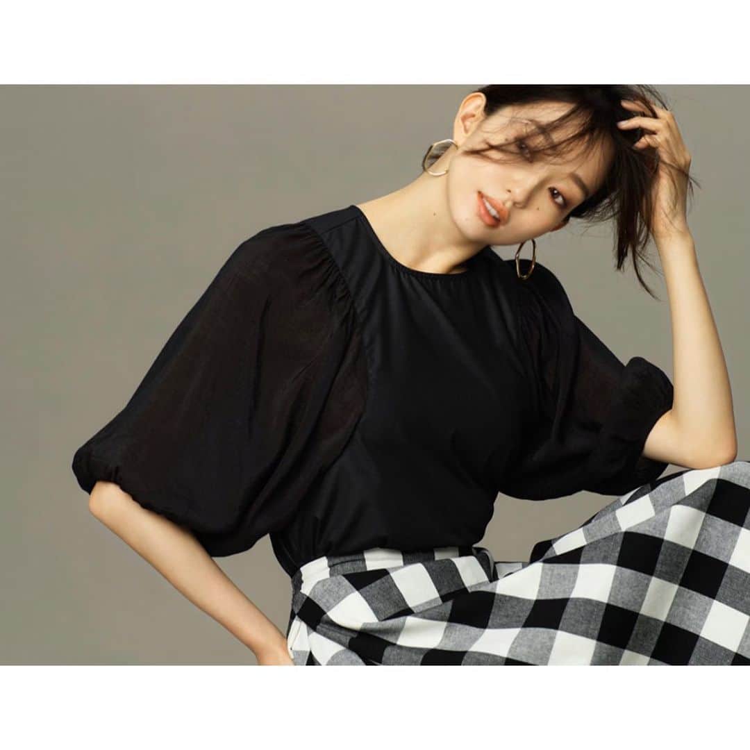 松島花さんのインスタグラム写真 - (松島花Instagram)「: (スワイプしてね👆🏻) 🌼 @nostalgia_jp  meets HANA MATSUSHIMA🌼 👗2019 SPRING COLLECTION👡 ノスタルジアの春の新作コレクション 是非HPでチェックしてくださいね😉🍀 : #nostalgia #2020 #spring  #collection #fashion  #ノスタルジア #春コレクション #ファッション #松島花」3月17日 18時50分 - hana_matsushima_official