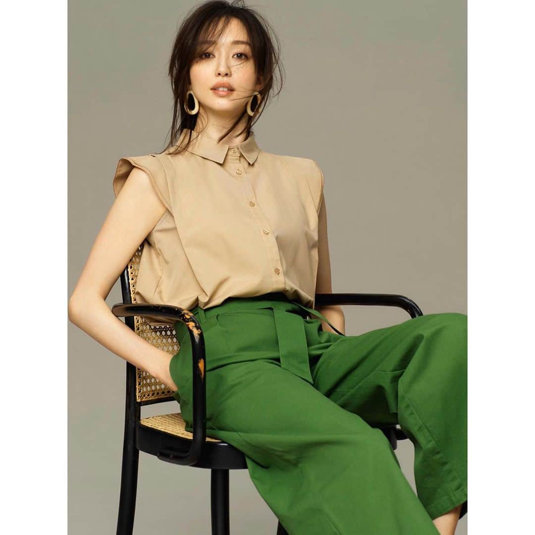 松島花さんのインスタグラム写真 - (松島花Instagram)「: (スワイプしてね👆🏻) 🌼 @nostalgia_jp  meets HANA MATSUSHIMA🌼 👗2019 SPRING COLLECTION👡 ノスタルジアの春の新作コレクション 是非HPでチェックしてくださいね😉🍀 : #nostalgia #2020 #spring  #collection #fashion  #ノスタルジア #春コレクション #ファッション #松島花」3月17日 18時50分 - hana_matsushima_official