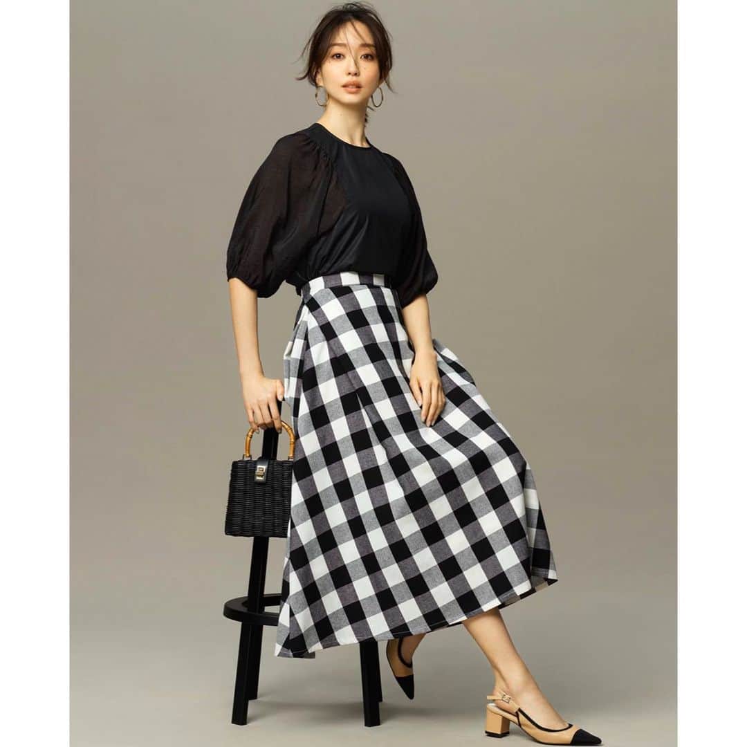 松島花さんのインスタグラム写真 - (松島花Instagram)「: (スワイプしてね👆🏻) 🌼 @nostalgia_jp  meets HANA MATSUSHIMA🌼 👗2019 SPRING COLLECTION👡 ノスタルジアの春の新作コレクション 是非HPでチェックしてくださいね😉🍀 : #nostalgia #2020 #spring  #collection #fashion  #ノスタルジア #春コレクション #ファッション #松島花」3月17日 18時50分 - hana_matsushima_official