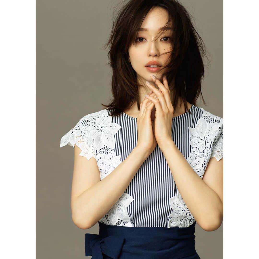松島花さんのインスタグラム写真 - (松島花Instagram)「: (スワイプしてね👆🏻) 🌼 @nostalgia_jp  meets HANA MATSUSHIMA🌼 👗2019 SPRING COLLECTION👡 ノスタルジアの春の新作コレクション 是非HPでチェックしてくださいね😉🍀 : #nostalgia #2020 #spring  #collection #fashion  #ノスタルジア #春コレクション #ファッション #松島花」3月17日 18時50分 - hana_matsushima_official