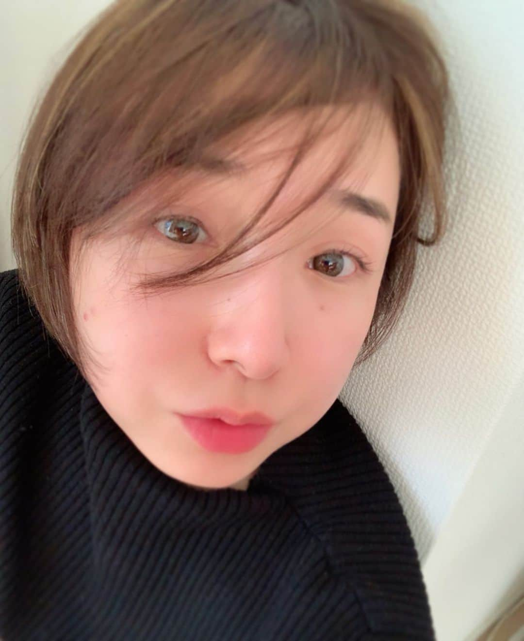 加護亜依さんのインスタグラム写真 - (加護亜依Instagram)「ほっぺに２つのニキビ😣 今日の投稿は今までで一番ナチュラルな加護かな？」3月17日 19時05分 - ai.1988kg