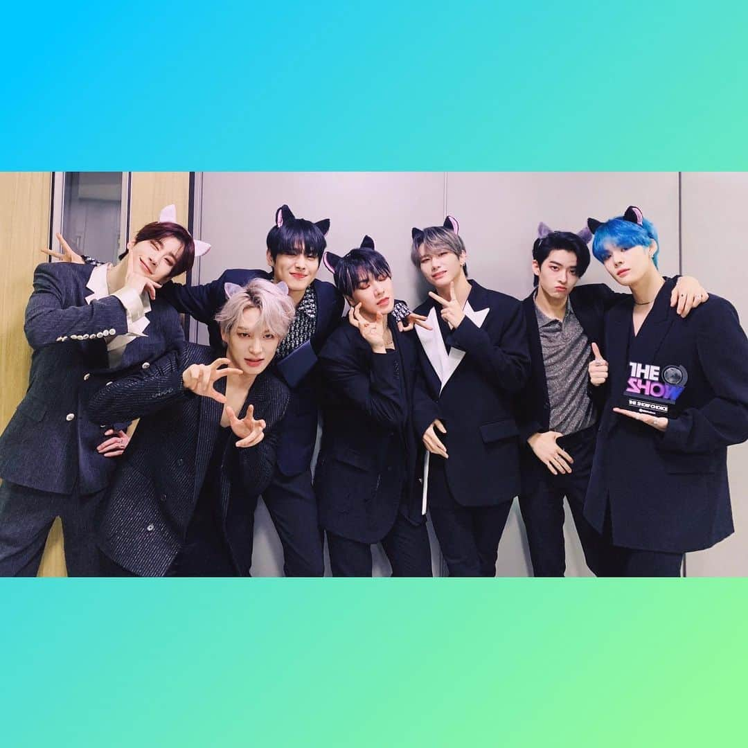 Victonさんのインスタグラム写真 - (VictonInstagram)「[#빅톤] 200317 #더쇼 #VICTON - 더쇼 초이스 1위의 주인공 빅톤💙🏆💛 열심히 투표하고 응원해주신 앨리스 사랑합니다🎊 앨리스와 빅토니가 기적을 이룬 감격의 순간😭  하울링을 빛내주셔서 감사합니다🌟 하.땅.사💙💛 - #VICTON #Continuous #Howling #하울링 #VICTON2ndWin #Howling1stWin」3月17日 19時34分 - victon1109