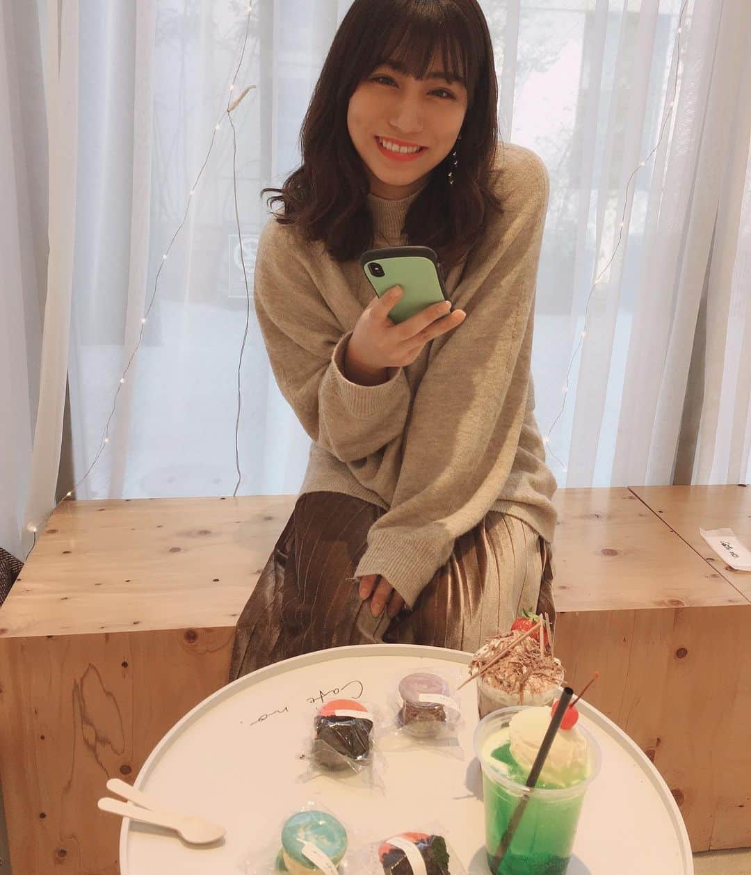 坂本遥奈さんのインスタグラム写真 - (坂本遥奈Instagram)「先月にかれんと^^ ふとっちょマカロン美味しかった🥳 #cafeno #カフェナンバー」3月17日 20時22分 - haruna_sakamoto_official