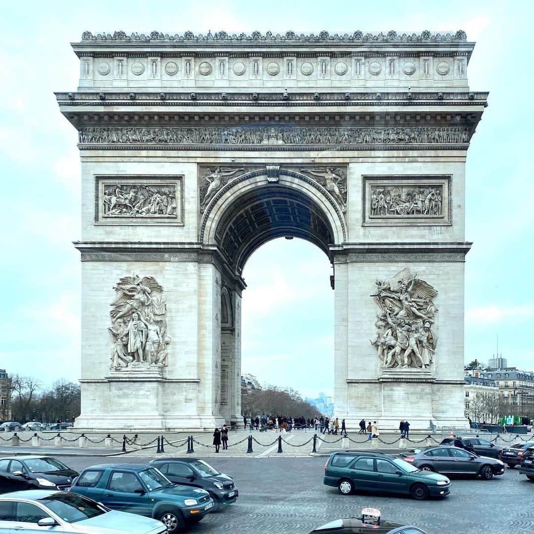 牛窪万里子さんのインスタグラム写真 - (牛窪万里子Instagram)「Paris備忘録。  今年1月に旅したときの写真です。  凱旋門近くの「ホテル　ナポレオン」にて。  また訪問出来る日を楽しみに待ちたいと思います。  #Paris #パリ #楽しかった思い出 #またきっと #美しい街  #海外旅行  #コロナに負けない」3月17日 20時53分 - mariko_ushikubo