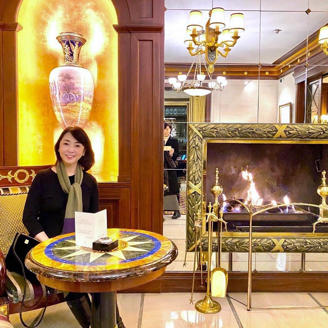 牛窪万里子さんのインスタグラム写真 - (牛窪万里子Instagram)「Paris備忘録。  今年1月に旅したときの写真です。  凱旋門近くの「ホテル　ナポレオン」にて。  また訪問出来る日を楽しみに待ちたいと思います。  #Paris #パリ #楽しかった思い出 #またきっと #美しい街  #海外旅行  #コロナに負けない」3月17日 20時53分 - mariko_ushikubo
