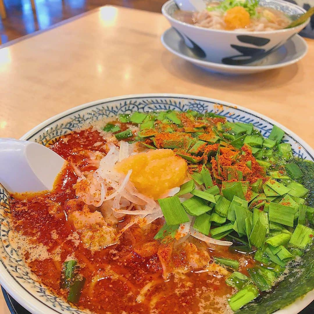 岡部玲子さんのインスタグラム写真 - (岡部玲子Instagram)「今日は仕事帰りにサクッと晩ご飯🍜 食生活ハチャメチャデーだったけれど、久しぶりのラーメンは美味しかった☺️ 糖質50%OFF麺‼️ 糖質OFFを殆ど感じさせない食感と美味しさに大満足🙆‍♀️ ラーメンも、辛いものも…実は大好きなのです😁💦 #岡部玲子 #子育て　#主婦　#アラフォーママ　#40代　#ロカボ　#低糖質　#ハチャメチャデー　#ラーメン　#丸源ラーメン #糖質オフ麺　#辛いもの好き #mama #talent #reporter #japanese #ramen #lowcarb #happy」3月17日 20時56分 - reiko_okabe