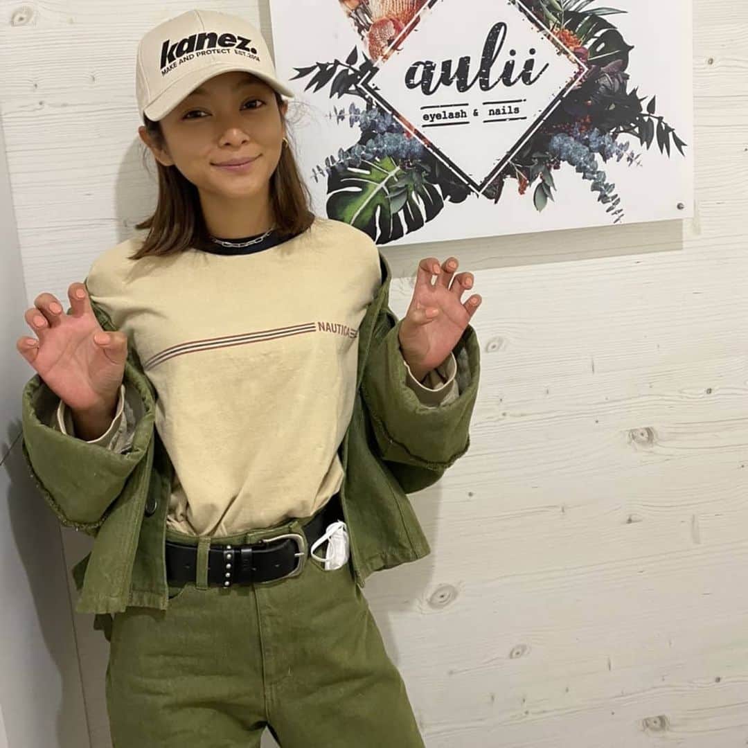 脇田恵子のインスタグラム：「Nail💅💕 最近シンプルなネイルにはまっておりやす。 今回はサーモンピンク😁💕」