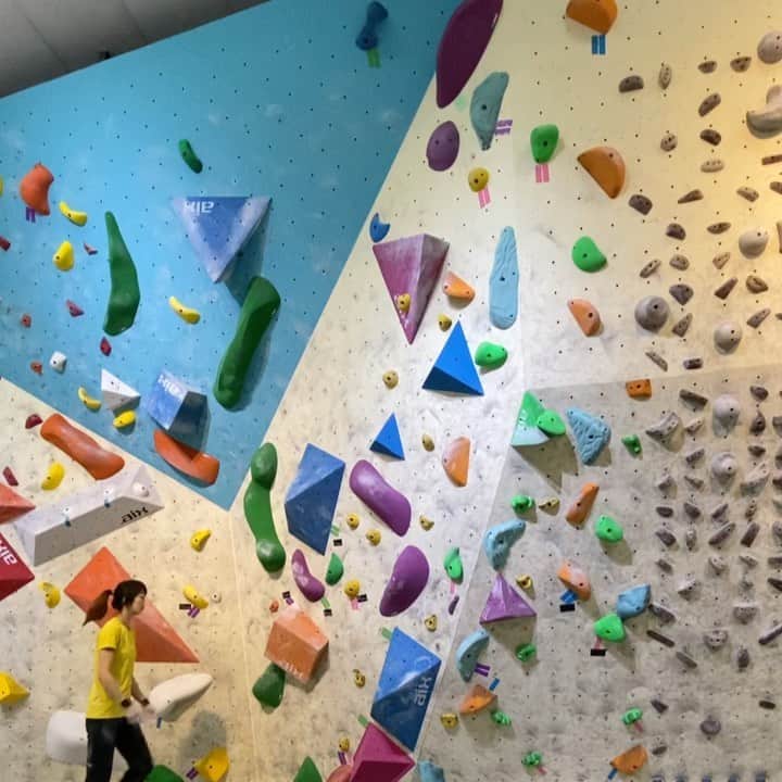 ホン・イン・リーのインスタグラム：「#POGO #抱石 #taiwanclimbing」