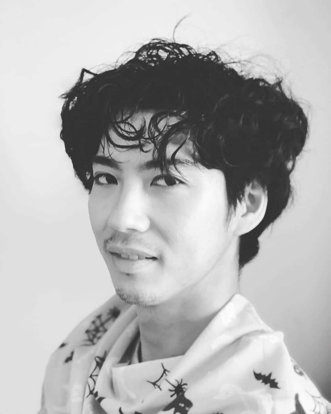 のインスタグラム：「死にたい夜にかぎって第4話。 本日25時43分〜TBSにて放送。 是非是非是非。みてください。  #死にたい夜にかぎって」