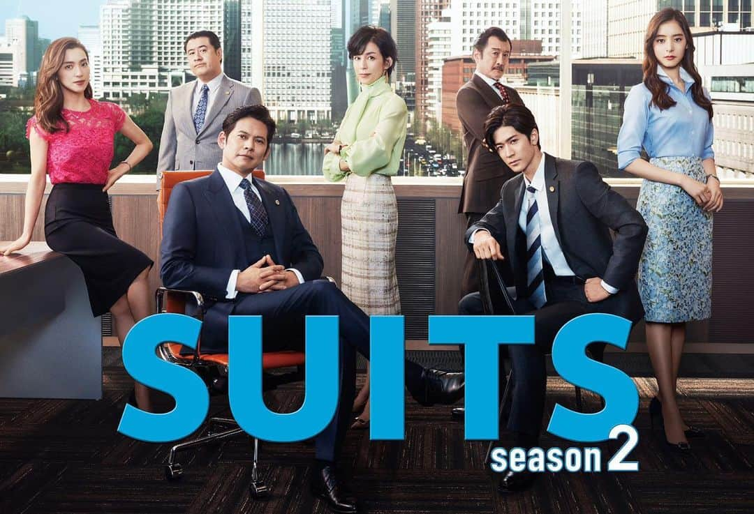 新木優子さんのインスタグラム写真 - (新木優子Instagram)「『SUITS/スーツ』season2のポスタービジュアルが解禁されました‼︎ 前回のビジュアルで後ろ向きに立っていた上杉一志役は、吉田鋼太郎さんです！  4/13(月)よる9時 初回30分拡大です！ season1よりもさらにパワーアップした"SUITS/スーツ"season2をお楽しみに☺️」3月17日 21時38分 - yuuuuukko_