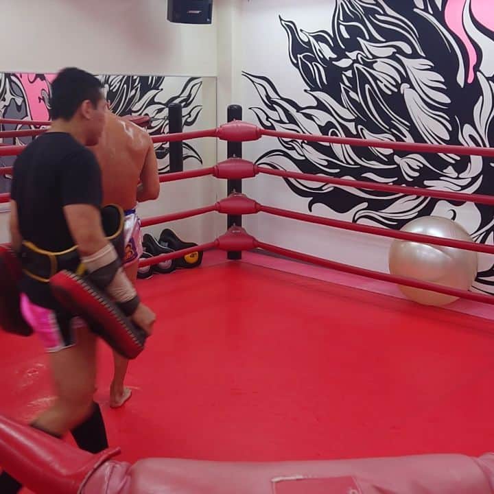 梅野源治のインスタグラム：「練習おわり👊👊👊 #training #muaythai #Kickboxing」