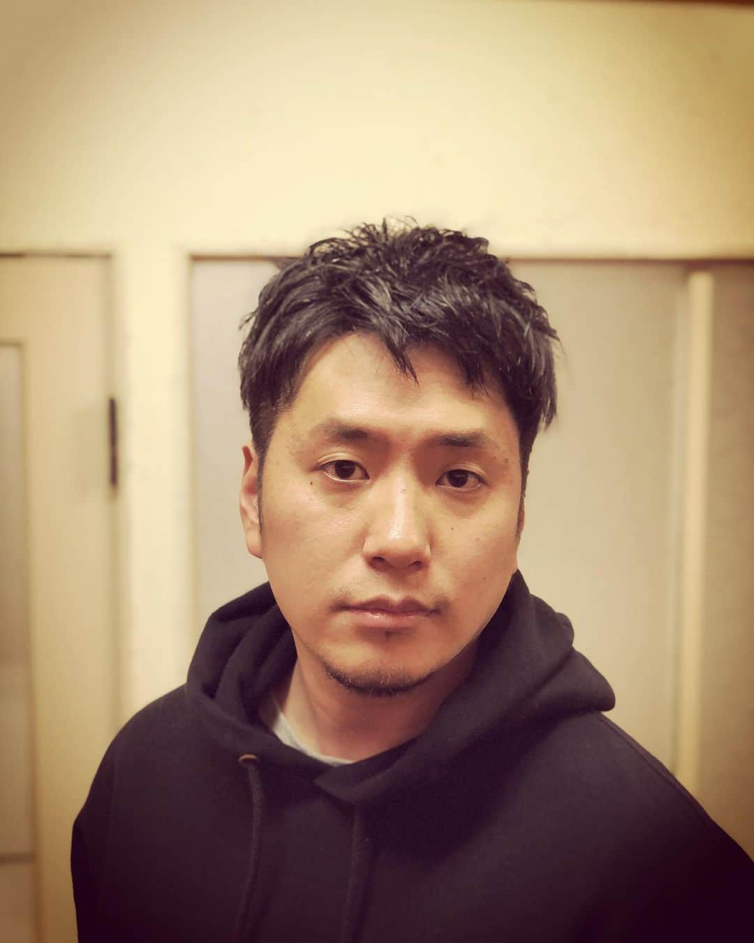 杉本知香さんのインスタグラム写真 - (杉本知香Instagram)「大地くんのツーブロックはこの位置まで刈り上げるとセットしなくてもスッキリ見えます✂️ 七三分けにピシッとセットするときは ツーブロックの境目じゃなく、七三分けのとこで分けて後ろにながして固めます✨  つつみくんスッキリ男前に😊✂️✨ #中目黒美容室#ツーブロック #ダイノジ大地#ダイノジ#吉本坂46  #つつみひろき #宮迫ですッ #YouTube」3月17日 22時18分 - sugimotoc