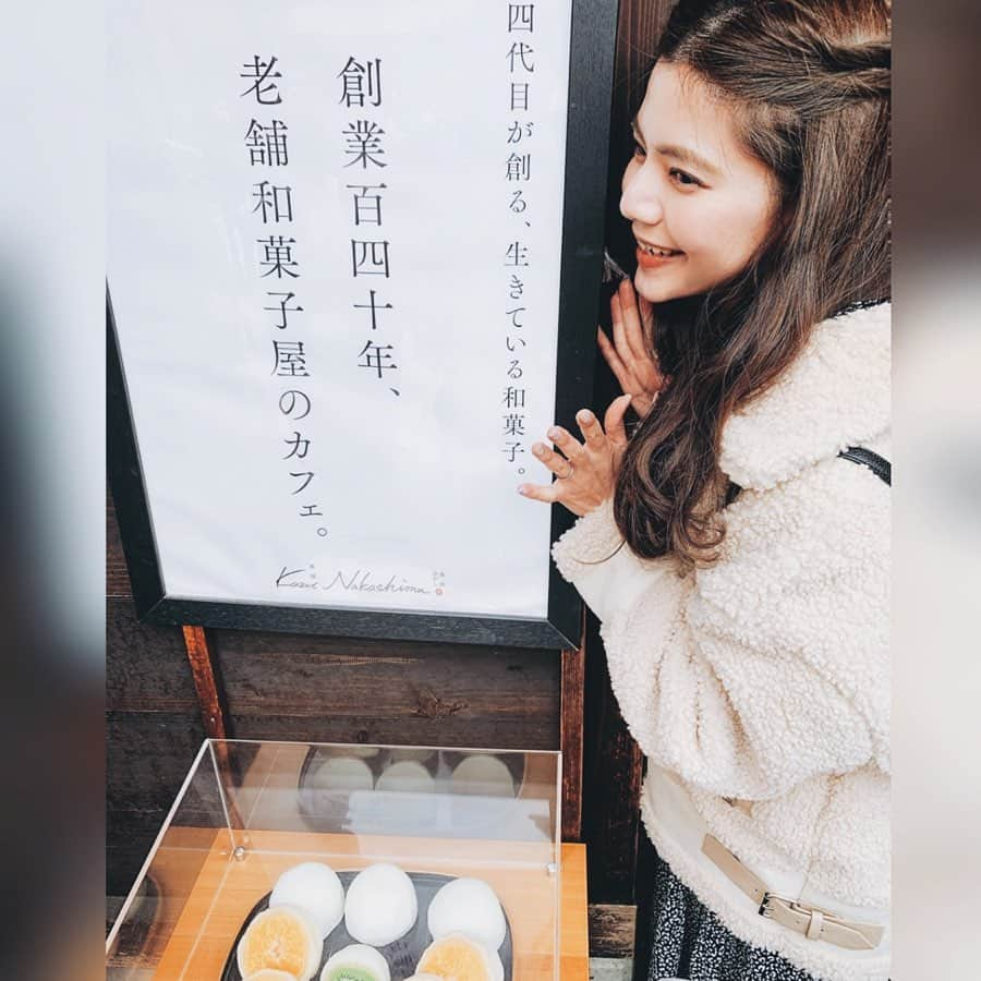 畑有里紗さんのインスタグラム写真 - (畑有里紗Instagram)「菓舗kazunakashima🍓🥝🍊 📍石川県金沢市東山1丁目7-6﻿ ﻿. . ひがし茶屋街にあるお店で大人気！ 私たちは苺とみかんのセットで 抹茶と抹茶ミルクにしました🍵❤︎ フルーツがめちゃくちゃフレッシュでお餅と合ってて 美味しかった〜〜！！ 違うのを頼んでシェアするのも◎ 注文の時に何等分か伝えると その通りに切ってくれるので 3人だと全種類食べられる🤗 . 季節によっては イチジクやマスカットもあるみたい＾＾ ﻿. open 10:00~18:00﻿ close 木曜日﻿ . . #金沢カフェ#フルーツ大福#大福#カフェ好き#石川県カフェ#kazunakashima#ariifood#菓舗kazunakashima#金沢グルメ#金沢旅行#カフェ巡り#ひがし茶屋街#ひがし茶屋街カフェ」3月17日 22時13分 - arii_m36