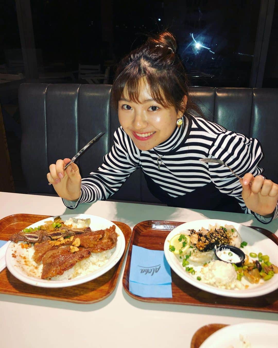 後藤楽々さんのインスタグラム写真 - (後藤楽々Instagram)「🐷 #二つも食べてないよ #自分のやつは右側だよ #写真撮るより前に食べたから #食べかけだよ #てへへ」3月17日 22時26分 - hahahalalala0723