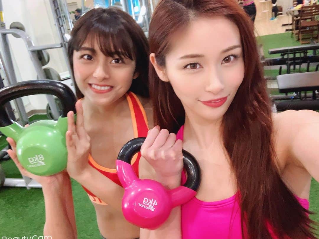 のインスタグラム：「💖 . ちゃんぐ @kitamu__cng と @naia__gym でパーソナルトレーニングしてもらった🏋️‍♂️ . トレーナーでレースクイーンのとももとももちゃん @coco_max0610 にお尻のトレーニング中心にご指導してもらいました🍑 . はじめましてのももちゃん、美しいしいいお尻してるしこんな美しい女の子にトレーニングしていただけるのでモチベーションアップするわ😍 . 一夜明けてさっそく筋肉痛🤣⚡️ ももちゃん、ご指導ありがとうございました😘 . . #ナイアジム#美#美尻#美ボディ#ボディメイク#ワークアウト#フィットネス#トレーニング#トレーニング女子#ジム#ダイエット#筋トレ#筋トレ女子#腹筋#腹筋女子#減量#脂肪燃焼#パーソナルトレーニング#プライベートジム#美脚#健康#ヒップアップ#beauty#body#モデル#model#中目黒  #フォロワー増やしたい#フォロワー募集中#followme」