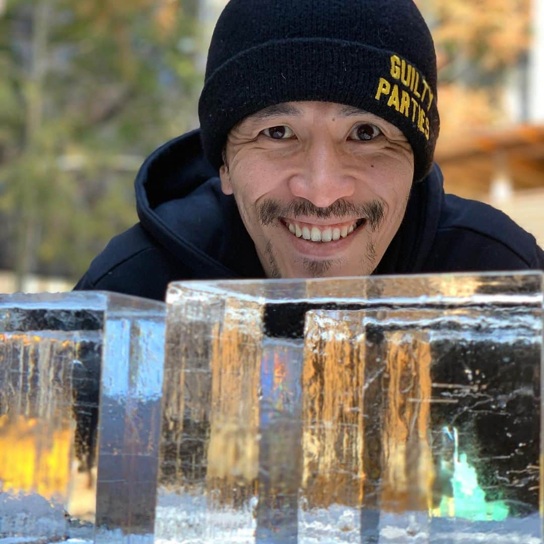 小椋祥平さんのインスタグラム写真 - (小椋祥平Instagram)「久しぶりに蔵元八義さんのお手伝い﻿ ﻿ 天然氷の綺麗さにびっくり！！！﻿ ﻿ あー夏が待ち遠しい！﻿ ﻿ #小椋祥平﻿ #蔵元八義  #天然氷﻿」3月17日 22時51分 - shohei_40