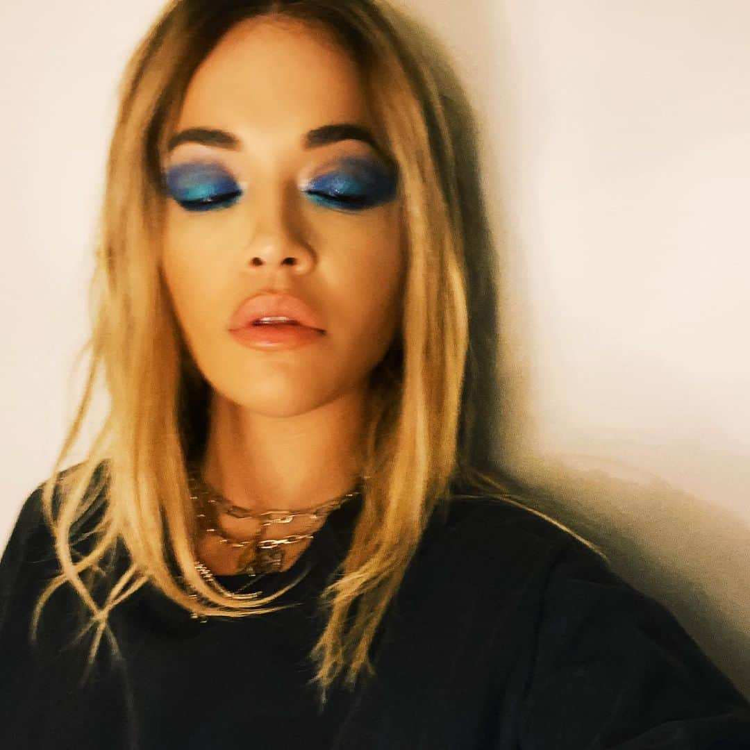 リタ・オラさんのインスタグラム写真 - (リタ・オラInstagram)「Beauty beyond Joni. But Joni is the Queen.」3月17日 23時10分 - ritaora