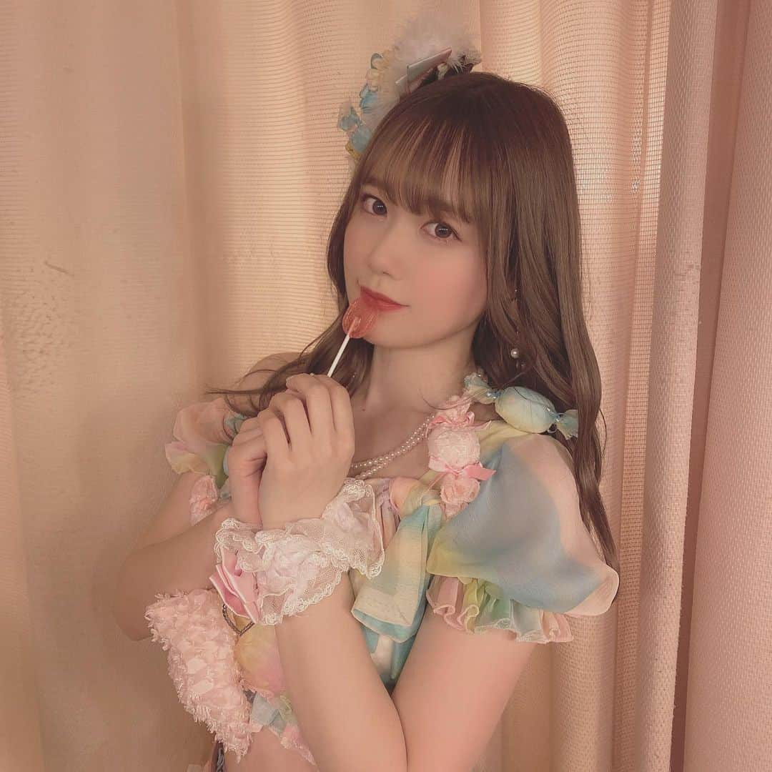 服部有菜さんのインスタグラム写真 - (服部有菜Instagram)「🍭🍭🍭 . . #チームb #キャンディ #🍭」3月17日 23時40分 - yuna__0330.48