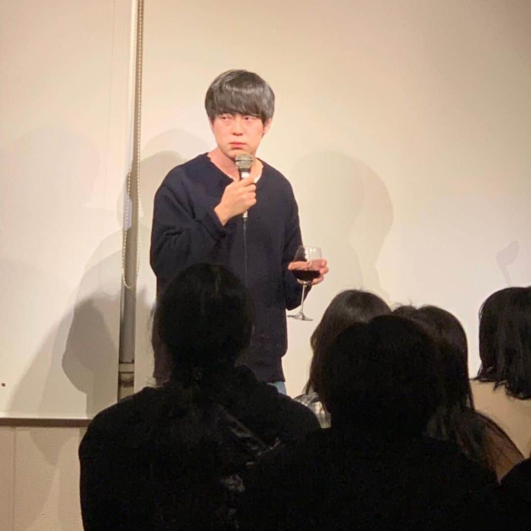 村本大輔さんのインスタグラム写真 - (村本大輔Instagram)「‪大阪と小倉独演会終了。大阪も最高だけど小倉のお客さんは空気を明るくしてくれてつくづくお客さんに助けられてるんだと実感。ありがとうございました。明日は別府。うきうき‬。」3月18日 0時19分 - muramotodaisuke1125