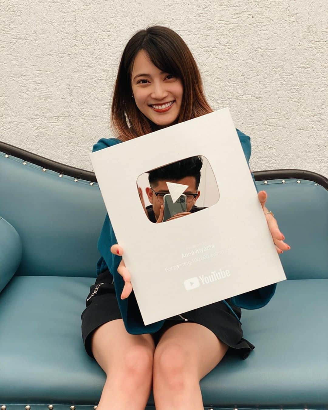 入山杏奈さんのインスタグラム写真 - (入山杏奈Instagram)「Oigaaaan ya tenemos nuestra placa de 100 mil suscriptores!!😻 muchas gracias a todos los qué se suscribieron desde hace mucho y los que empezaron a suscribirse desde hoy ❤️ Voy a hacer un en vivo a las 5 ( la hora de México) ahí nos vemos!! 銀の再生ボタン！届きました🥰ずっとチャンネル登録してくれてる方も今日から始めた方もありがとう❤️日付変わって本日朝8時からYouTubeライブします！スペイン語メインにはなりますが日本語のコメントも拾いますのでぜひ☺︎」3月18日 0時23分 - iamannairiyama