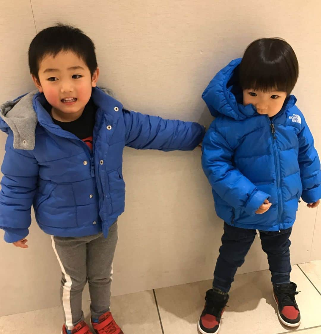 所英男さんのインスタグラム写真 - (所英男Instagram)「春から幼稚園。今年で4歳。そろそろ将来うっすらと記憶に残るお年頃になります。 ついこないだではないですが、やはり自分も保育園での記憶がところどころあるような。 近い将来、叶大が小さい頃のこと何覚えてるかを聞くのも楽しみのひとつです。 てか、記憶力が凄くてびっくりしてます！！」3月18日 1時04分 - tokorohideo