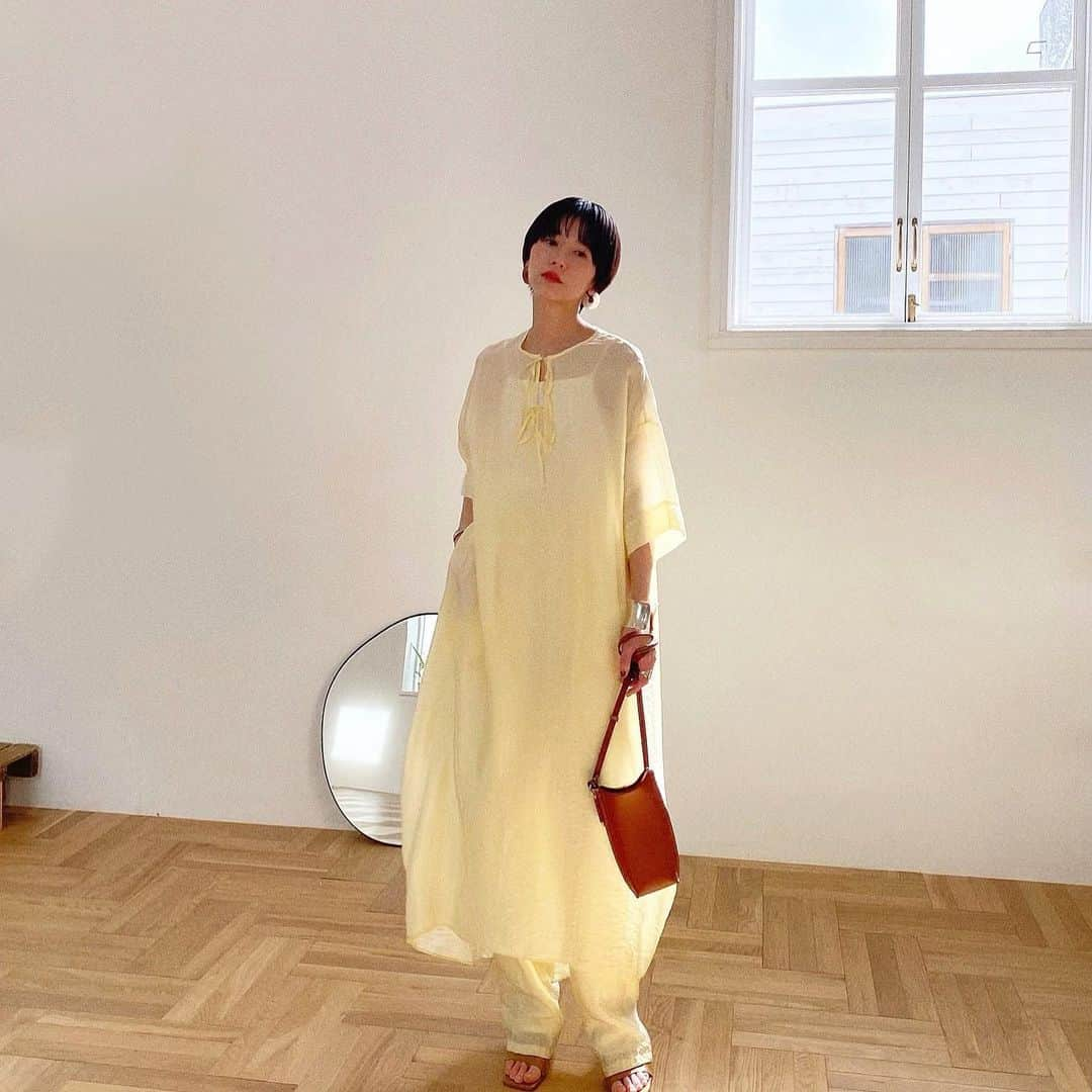 松本恵奈さんのインスタグラム写真 - (松本恵奈Instagram)「私がこのss1番オススメのテロテロシリーズがついに本日入荷です🌸YELとBEGを迷いに迷って結局、2色買いしました。笑 私はBEGのワンピースとPT、YELはTOPSとPTにしたよ✌🏻 久しぶりの2色買いなので沢山スタイリングものせるね！ ちなみに軽くて着心地も抜群です◎ 是非、checkしてみてください！ #clane #新作 #入荷」3月18日 10時28分 - ena1123