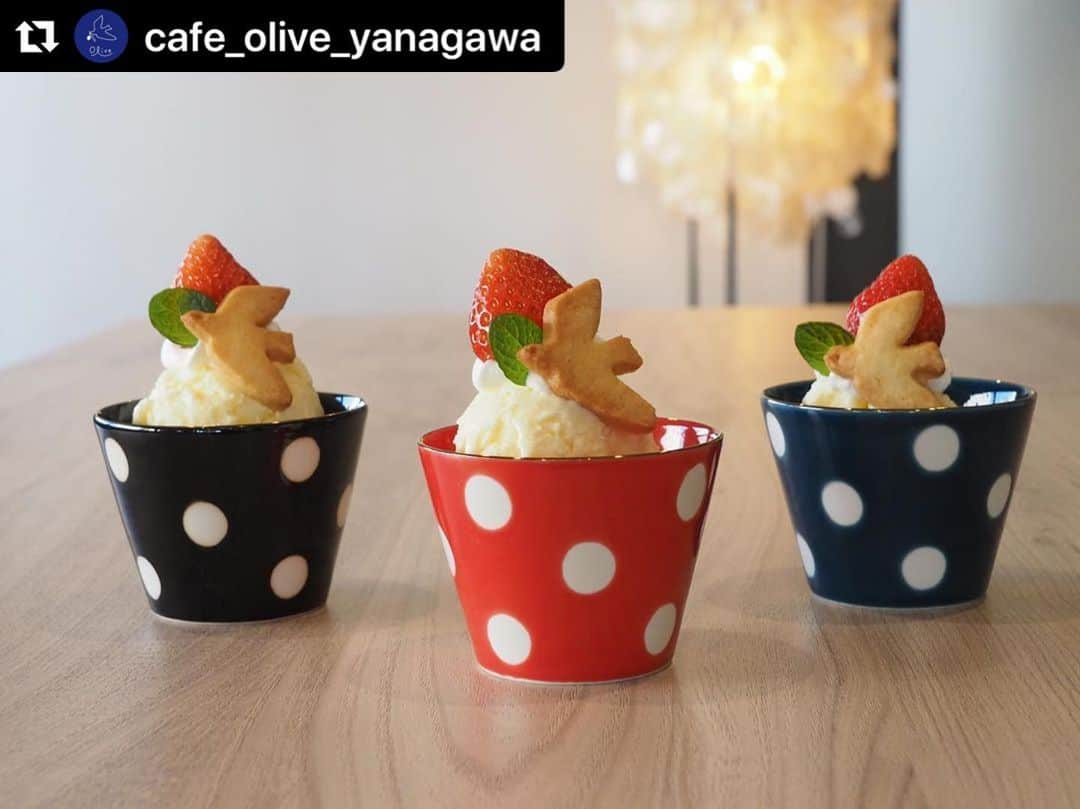 有限会社マルヒロさんのインスタグラム写真 - (有限会社マルヒロInstagram)「#Repost @cafe_olive_yanagawa ・・・ ︎︎✴︎ cafe olive の カフェメニュー  アイスクリーム  定番のアイスクリームをおめかしして、かわいく仕上げました。  カフェタイムの楽しいおしゃべりも弾んじゃいますね。  カフェオリーブには味はもちろん、見た目にもかわいいデザートを沢山用意しております。 是非、カフェにいらしてくださいね。  #アイスクリーム #おめかししました #ドット #ポルカドット  #カフェオリーブ #cafeolive  #cafe_olive #柳川カフェ #柳川ランチ #柳川グルメ #柳川スイーツ #柳川 #西鉄柳川 #西鉄柳川駅 #柳川駅 #福岡 #福岡カフェ #福岡ランチ #スイーツ#yanagawa #cafestagram #instafood #instagood #instacafe #マルヒロ  #barbar #そばちょこ #波佐見焼 #そば猪口」3月18日 11時09分 - maruhiro.hasami