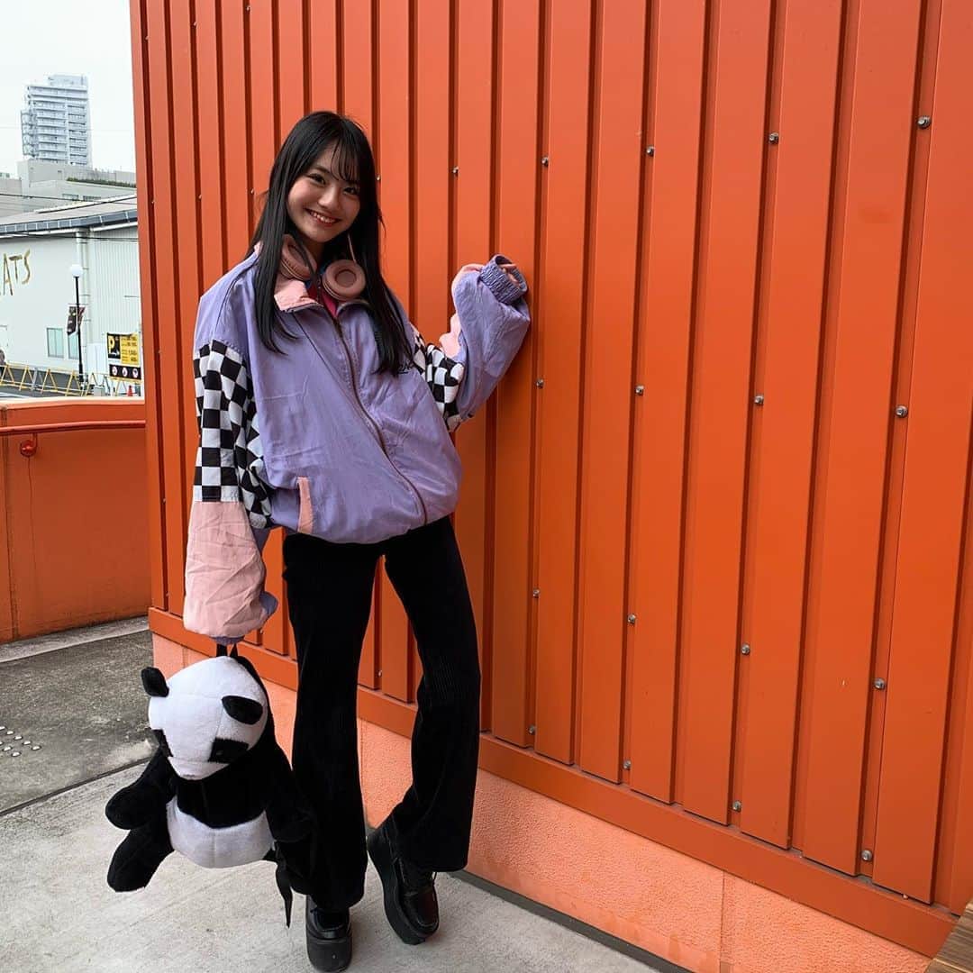 ニコ☆プチのインスタグラム：「ルキ私服〜時々ユナ💕﻿ ﻿ ﻿ ポップもオトナもなんでも着こなしちゃうよ✨﻿ ﻿ ﻿ 最近みんなはどんなコーデが好き？﻿ ﻿ ﻿ #ニコプチ﻿ #関谷瑠紀﻿ #高比良由菜 ﻿ #プチモの私服﻿」