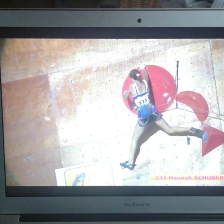 ハンナ・シューベルトのインスタグラム：「Spending so much time at home I was stumbling across the video from @ifsclimbing from the world youth championships in Singapore 2012 where I won my first wych title in the youth B category🥰 Watching 14 year old Hannah being overwhelmed and speechless finding out that she just won the gold medal brings back a lot of emotions🙈 Also... What do you think about the route setting and selection of holds at that time? I have to admit that I miss this old school climbing style sometimes... . @mccollsean do you still remember commenting back then? 😏」