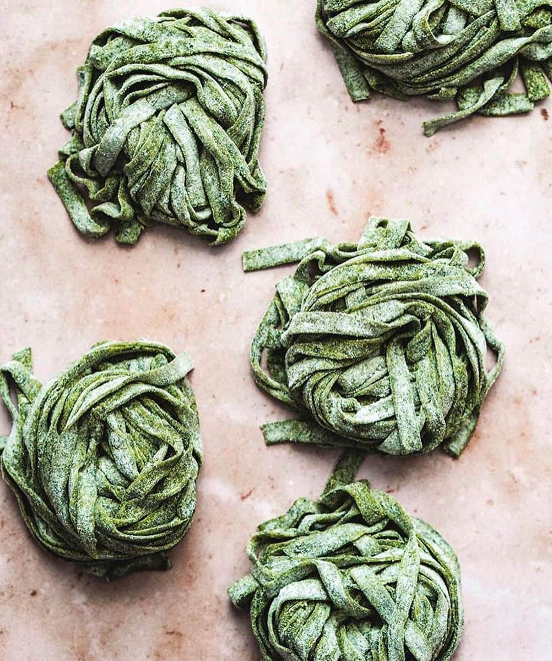 マーサ・スチュワートさんのインスタグラム写真 - (マーサ・スチュワートInstagram)「This month, we asked you to share your best St. Patrick’s Day-inspired creations. From mint chocolate chip cookies to spinach fettuccine noodles, these delicious recipes have us feeling green with envy. Swipe the gallery to check out this month’s winners and stay tuned for a new challenge next month! 1. @mihaela_biteitquick | 2. @francesflours | 3. @brookessweetsandtreats | 4. @texanerin | 5. @tropi_cam」3月18日 3時51分 - marthastewart