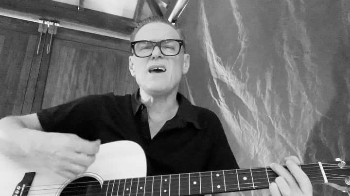 ブライアン・アダムスのインスタグラム：「ISOLATION. A song by John Lennon. Be safe everyone ❤️ #isolation #johnlennon #covid_19 #songsfromisolation  We're afraid of everyone, Afraid of the sun, Isolation The sun will never disappear, But the world may not have many years, Isolation」
