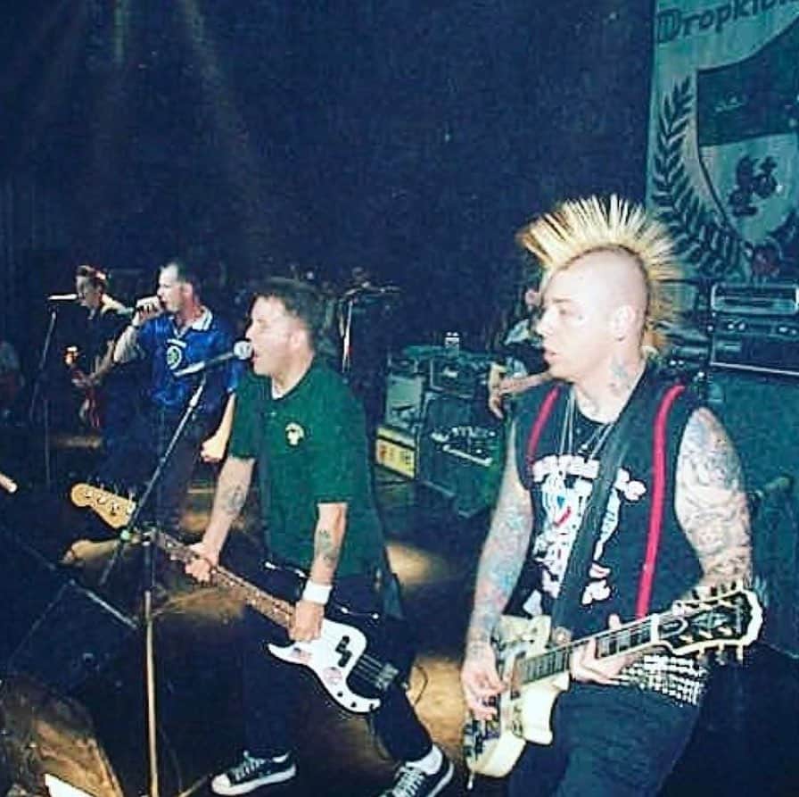 Rancidのインスタグラム：「That one tour @larsfrederiksen filled in as a Dropkick Murphy. Who was there?」