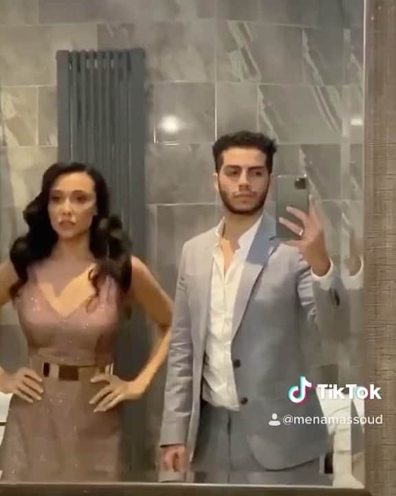 メナ・マスードのインスタグラム：「I sanitized my hands after I flipped the switch. I swear! Joined this platform called TikTok, you may have heard of it?! See you there」