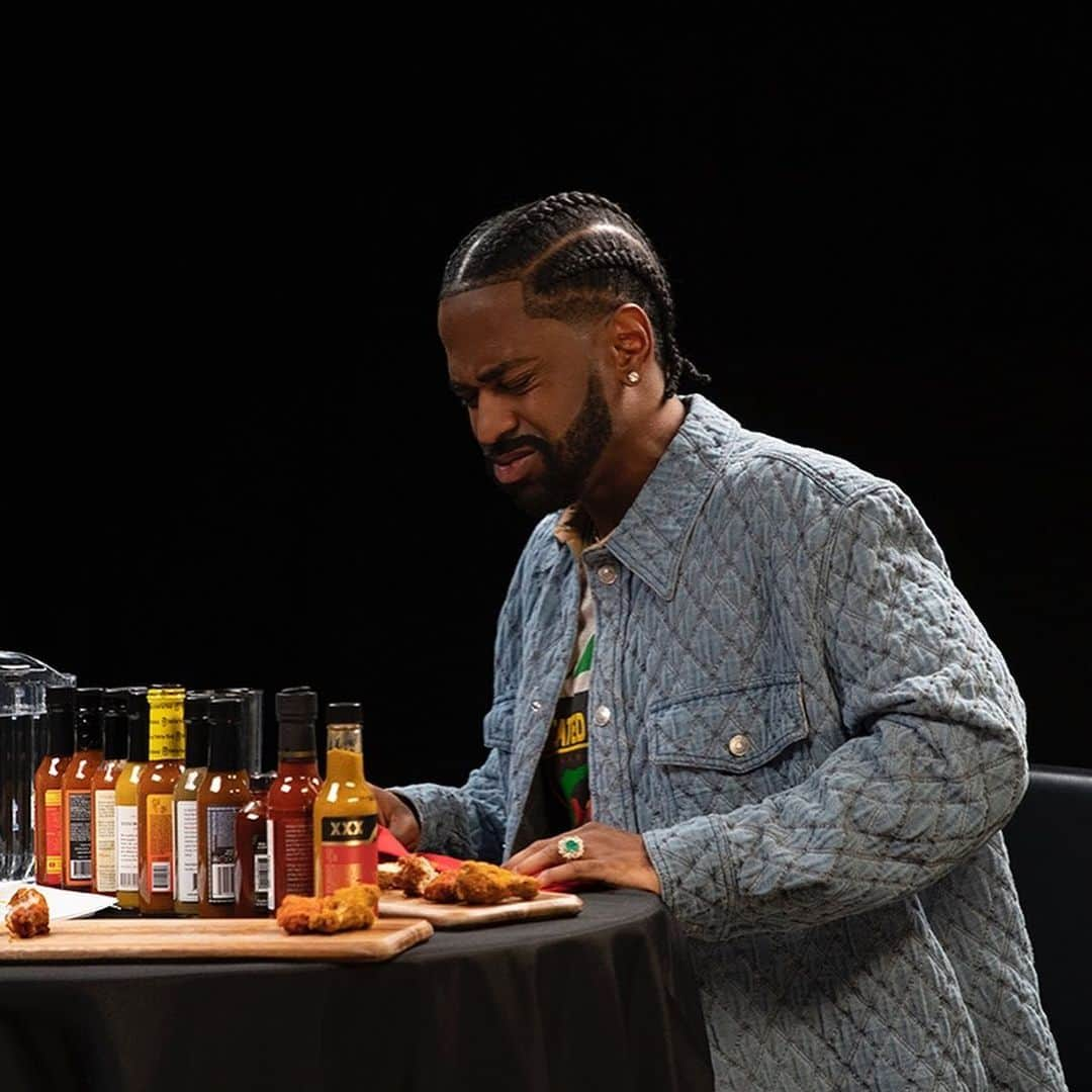 ビッグ・ショーンさんのインスタグラム写真 - (ビッグ・ショーンInstagram)「This week on Hot Ones 🥵 Good quarantine content🤞🏾 Out now」3月18日 5時59分 - bigsean