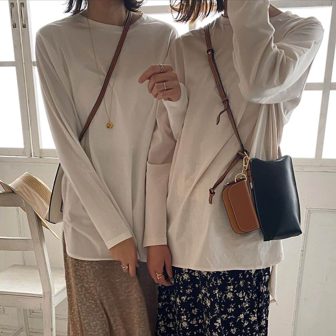美生さんのインスタグラム写真 - (美生Instagram)「お問い合わせを多数頂いていた﻿ 本日一斉発売の﻿ このロンTee♡﻿ ﻿ 今1番欲しいitem♡﻿ 2色買います宣言しときます🙏🏻﻿ ﻿ 今週の金曜日は祝日なので﻿ 本日20:00より﻿ @donobanweb LIVEです♡﻿ ﻿ 12:00頃から﻿ 少し告知LIVEがあるかもです🥰﻿ ﻿ お時間あいましたらぜひ﻿ チェックしてみてくださいね♡﻿ ﻿」3月18日 9時10分 - miolly___