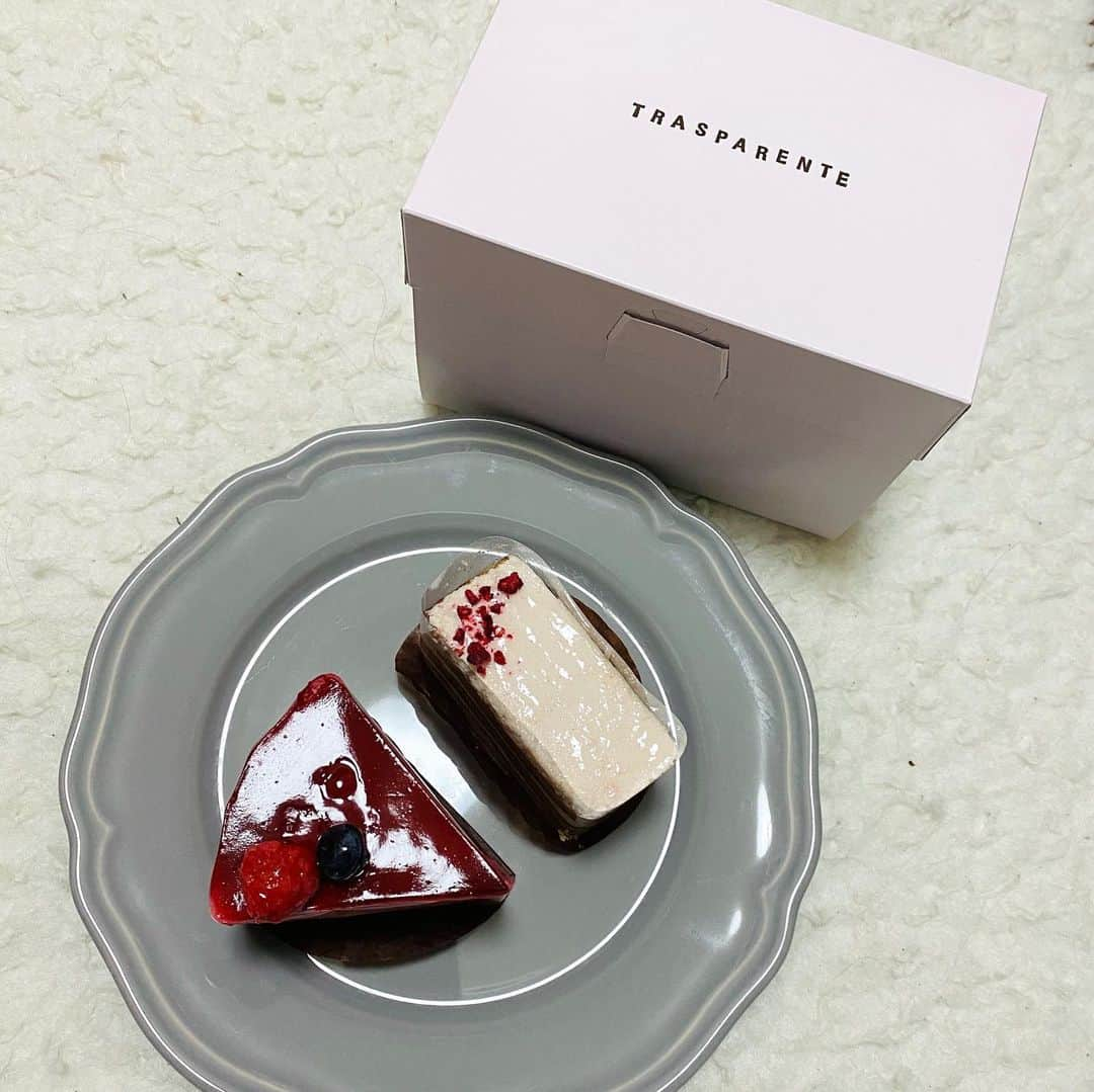 川本莉菜さんのインスタグラム写真 - (川本莉菜Instagram)「🍰🖤💕 #cake #ad #trasparente」3月18日 21時11分 - kawamoto.rina