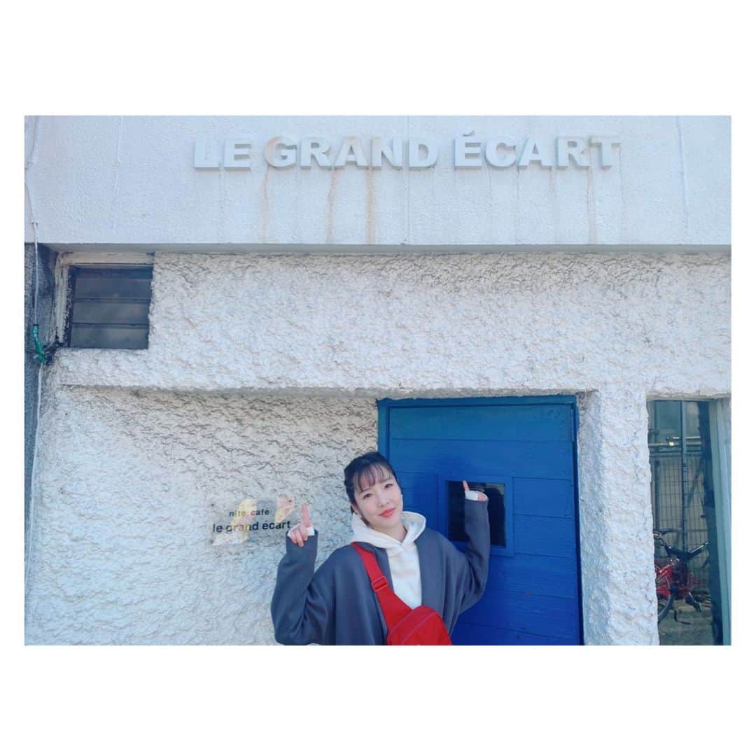 落合萌さんのインスタグラム写真 - (落合萌Instagram)「監督するwebドラマ、本日クランクインしました！📣 限られた時間での勝負でしたが、なんとか無事に撮り終えた…はずや… （これから撮影素材見るのガクブルよ。） 学生監督やってたとき以来、撮影部や照明部、録音部さんなど従えての撮影はほぼ初めてだったので緊張しましたが、素敵なスタッフさんに恵まれ、ひよっこ監督の私のやりたいことをとことんやらせて頂きました😭 そしてそして、とっても素敵なお店で撮影させて頂きました🌈 今日は多分徹夜で編集だな。 #監督 #movie #映像制作」3月18日 21時13分 - moe_ochiai