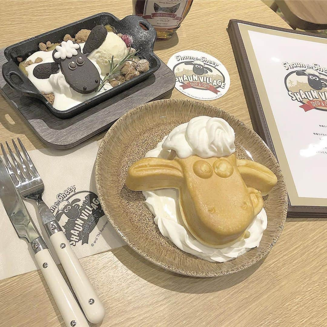 SUCLEさんのインスタグラム写真 - (SUCLEInstagram)「#ひつじのショーン のスイーツラブリーすぎる🐑‼︎ . . 新しくオープンした南町田グランベリーパークで 楽しめます♡  可愛いだけじゃなくて おいしくて大満足のスイーツです🥛 是非チェックしてみて下さいね！  ひつじのショーンビレッジショップ&カフェ 〒194-0004  東京都町田市鶴間 ３丁目４−１ 10:00-22:00 . photo by @furappe__ ﻿ @sucle_ では紹介する写真を募集中👧🏻﻿﻿ ﻿﻿﻿﻿﻿ ﻿﻿﻿﻿﻿﻿﻿﻿﻿﻿﻿﻿﻿ タグ付けやハッシュタグをつけてくれた投稿からもピックアップした写真をリポストしています！﻿﻿﻿﻿﻿﻿﻿﻿﻿﻿﻿﻿﻿﻿ #sucle をつける か このアカウントをタグ付けして投稿してね📸  #名古屋カフェ #ひつじのショーン #ショーン #ひつじのショーンカフェ#カフェスタグラム#スイーツ部#デザート#スイーツ#スイーツ巡り#スイーツ好きな人とつながりたい#甘党#スイーツ女子#スイーツ巡り部#スイーツテロ#スイーツ男子#おやつ#カフェスイーツ #sweets #ひつじのショーンファームカフェ #映え #おしゃれカフェ  #インスタ映え #フォトジェニック#シュクレ #キャラフード #キャラスイーツ #南町田グランベリーパーク #南町田グランベリーパーク駅 #ひつじのショーンビレッジショップアンドカフェ」3月18日 21時16分 - sucle_